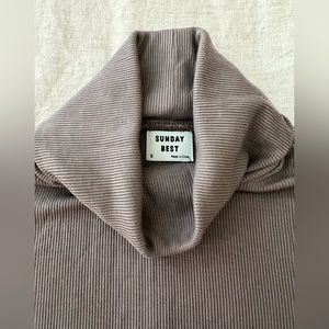 Aritzia Sunday Best ribbed turtleneck